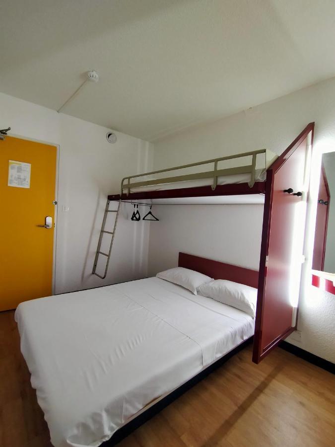 Hotel Thania 弗龙蒂尼昂 外观 照片
